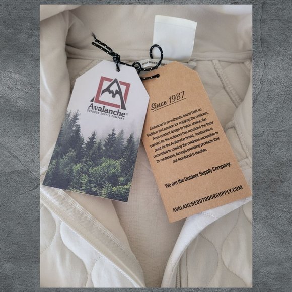 Avalanche Outdoor Supply Pullover - NWT Size L - Quilted 1/4 Zip - Picture 13 of 15